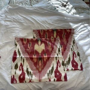 Pottery barn pillow covers set of 2